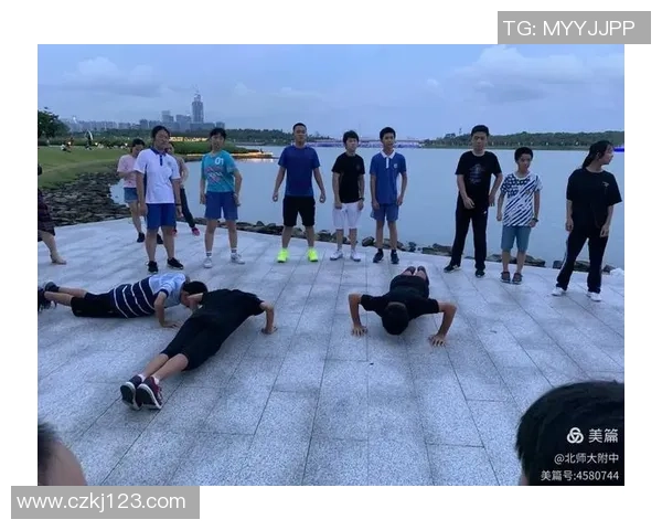 足球明星魅力无限精彩瞬间海报展示尽显运动激情与风采